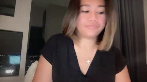 Snapshot of apple_pie_love chatting on 17, 11, 2025 Anika online show from 17, 11, 2025