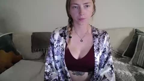 Snapshot of applemary702 chatting on 5, 12, 2025 Mary Seeds online show from 5, 12, 2025