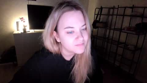 appleyummybuns online show from 14, 11, 2025