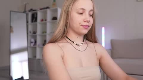 Snapshot of appr0ved_ chatting on 24, 2, 2026 REYNA next stream is 11h of Feb online show from 24, 2, 2026