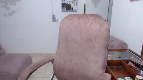 Snapshot of appril_foxx chatting on 12, 11, 2025 apprilfoxx online show from 12, 11, 2025