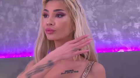 Snapshot of apri_licious chatting on 2, 2, 2026 April online show from 2, 2, 2026