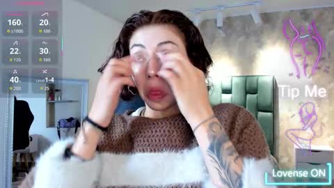 Snapshot of april_dumont chatting on 12, 11, 2025 April online show from 12, 11, 2025