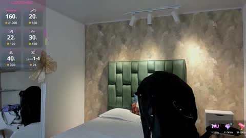 Snapshot of april_dumont chatting on 15, 11, 2025 April online show from 15, 11, 2025