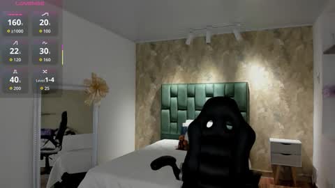 Snapshot of april_dumont chatting on 19, 11, 2025 April online show from 19, 11, 2025