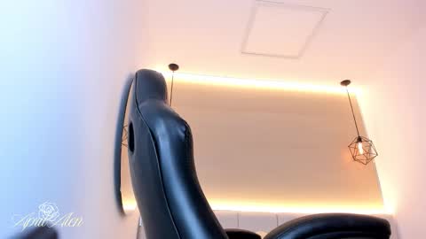 Snapshot of aprilalen chatting on 4, 11, 2025 April online show from 4, 11, 2025