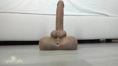 Snapshot of aprilalen chatting on 24, 11, 2025 April online show from 24, 11, 2025