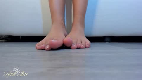 Snapshot of aprilalen chatting on 29, 11, 2025 April online show from 29, 11, 2025