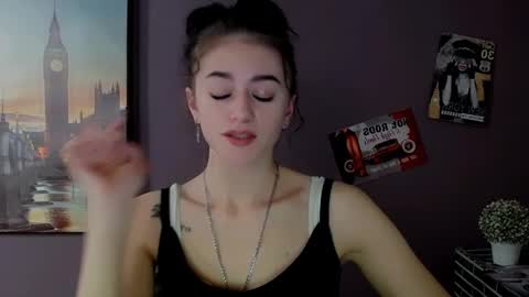 Snapshot of aprillswift_ chatting on 12, 2, 2025 Aprill online show from 12, 2, 2025