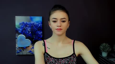 Snapshot of aprillswift_ chatting on 25, 2, 2025 Aprill online show from 25, 2, 2025