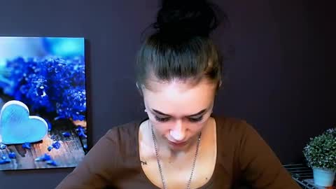 Snapshot of aprillswift_ chatting on 9, 3, 2025 Aprill online show from 9, 3, 2025