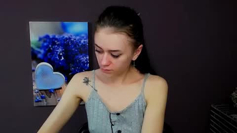 Snapshot of aprillswift_ chatting on 12, 3, 2025 Aprill online show from 12, 3, 2025