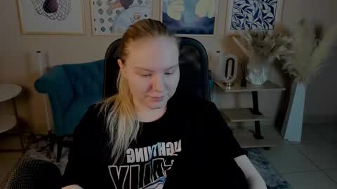 Snapshot of aprilserenity chatting on 25, 10, 2025 April. All year round. online show from 25, 10, 2025