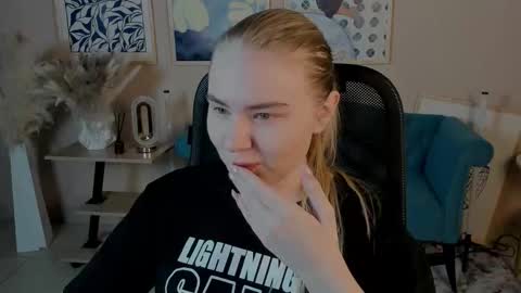 Snapshot of aprilserenity chatting on 28, 10, 2025 April. All year round. online show from 28, 10, 2025