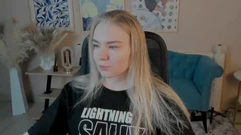 Snapshot of aprilserenity chatting on 29, 10, 2025 April. All year round. online show from 29, 10, 2025