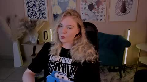 Snapshot of aprilserenity chatting on 14, 11, 2025 April. All year round. online show from 14, 11, 2025