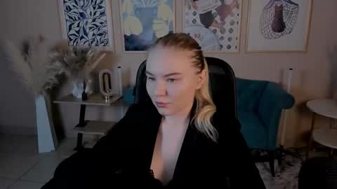 Snapshot of aprilserenity chatting on 16, 11, 2025 April. All year round. online show from 16, 11, 2025