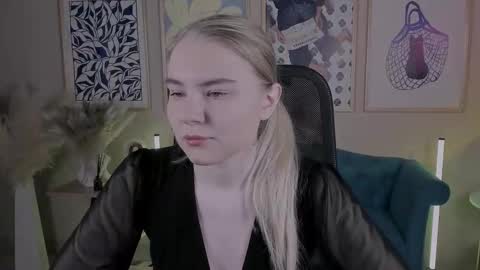 Snapshot of aprilserenity chatting on 22, 11, 2025 April. All year round. online show from 22, 11, 2025