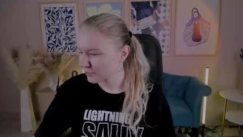 Snapshot of aprilserenity chatting on 24, 11, 2025 April. All year round. online show from 24, 11, 2025