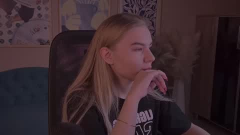 Snapshot of aprilserenity chatting on 14, 12, 2025 April. All year round. online show from 14, 12, 2025