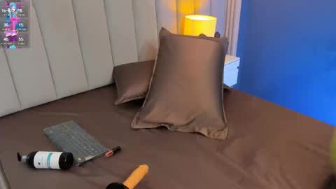Snapshot of aqua_mara chatting on 10, 10, 2025 mara online show from 10, 10, 2025