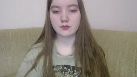 Snapshot of aquanarmin chatting on 19, 12, 2025 Josefin online show from 19, 12, 2025