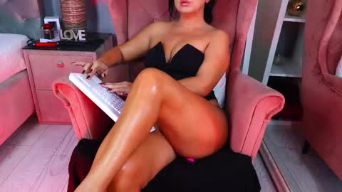 AQueenMonica online show from 5, 10, 2025