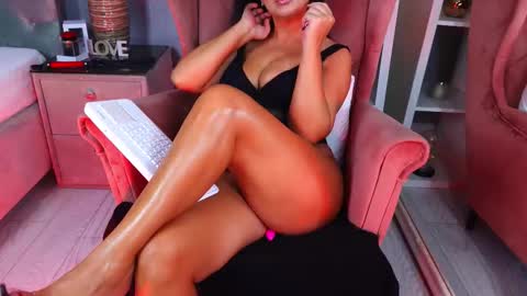 AQueenMonica online show from 13, 10, 2025