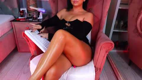 AQueenMonica online show from 20, 11, 2025