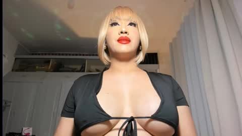 Snapshot of aqueenofcumxx chatting on 14, 9, 2025 Alicia online show from 14, 9, 2025