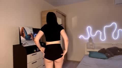 Emi online show from 30, 3, 2026