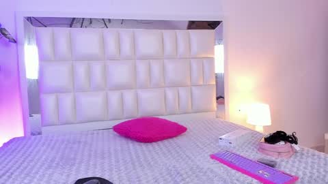 Snapshot of aradia_01 chatting on 24, 12, 2024 online show from 24, 12, 2024