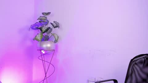 Snapshot of aradia_01 chatting on 19, 1, 2025 online show from 19, 1, 2025