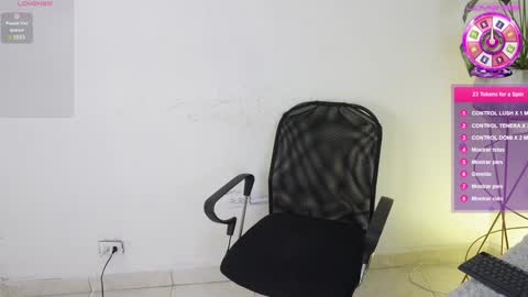 Snapshot of aradia_01 chatting on 29, 1, 2025 online show from 29, 1, 2025