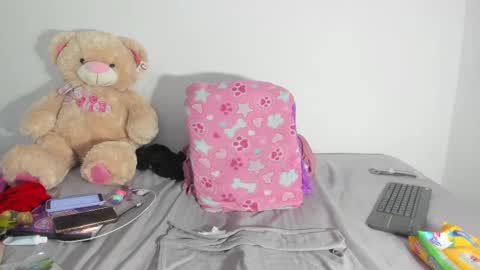 Arantza Hill online show from 27, 2, 2025