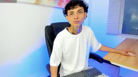 Snapshot of arceluuz chatting on 24, 2, 2025 Arceluz online show from 24, 2, 2025