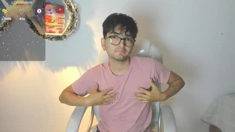 Snapshot of archie_77 chatting on 20, 12, 2025 Archie online show from 20, 12, 2025