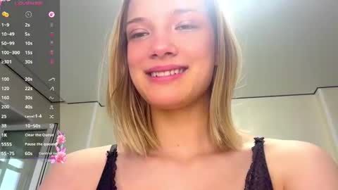 Snapshot of ardisparty chatting on 18, 6, 2026 Caroline online show from 18, 6, 2026
