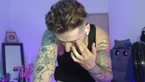 Snapshot of ares_blue chatting on 11, 5, 2026 ares blue online show from 11, 5, 2026