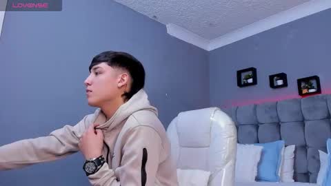 Snapshot of ares_di_martin chatting on 5, 11, 2025 Ares online show from 5, 11, 2025