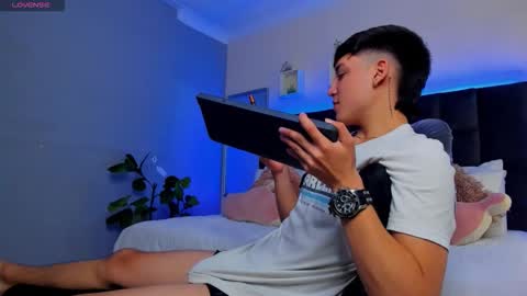 Snapshot of ares_di_martin chatting on 5, 12, 2025 Ares online show from 5, 12, 2025