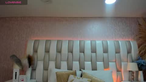 ari_lynn_ online show from 1, 12, 2025