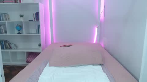 Snapshot of ari_rossee_ chatting on 20, 2, 2025 online show from 20, 2, 2025
