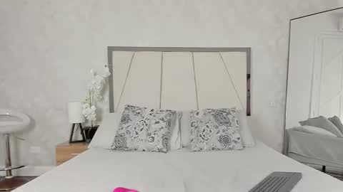 Ari Wilde online show from 12, 1, 2026