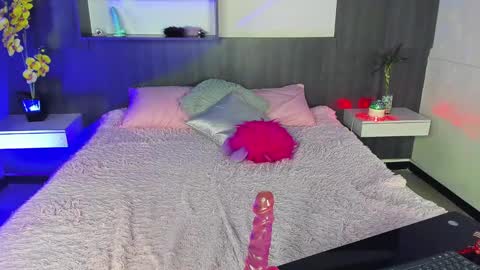 Ari  online show from 8, 2, 2025