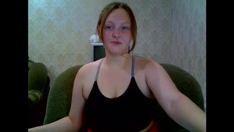 Snapshot of aria__dark chatting on 25, 11, 2025 Aria online show from 25, 11, 2025