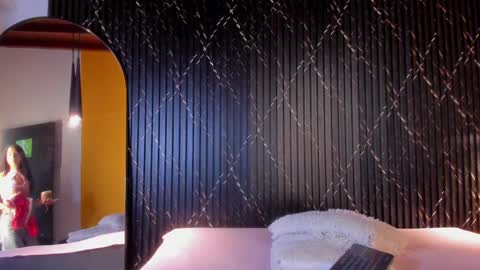 Aria Millers  online show from 30, 10, 2025