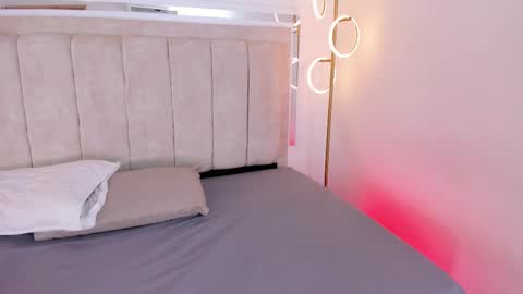 Snapshot of aria_scott1 chatting on 23, 9, 2025 Angelica online show from 23, 9, 2025