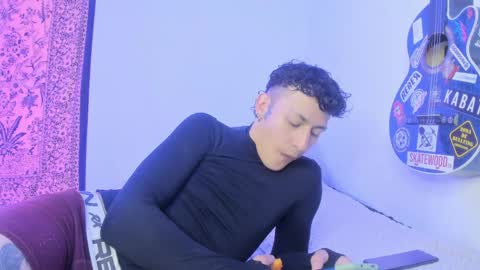 Aria and Orien online show from 7, 4, 2026