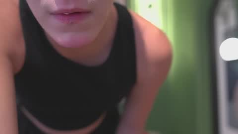 Snapshot of ariaa_isabell chatting on 2, 5, 2026 Ariaa online show from 2, 5, 2026